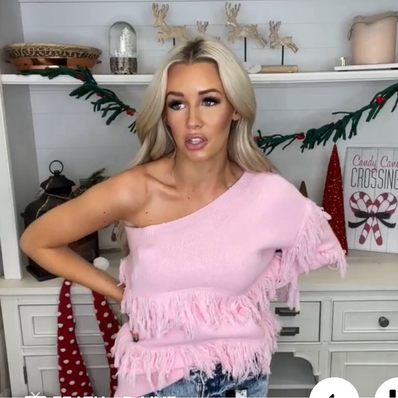 Peach love, one sleeve shoulder, pink sweater with fluff design size large - Picture 3 of 14